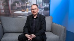 Houkuttelevat valheet, vapauttava totuus. Jouni Lallukka