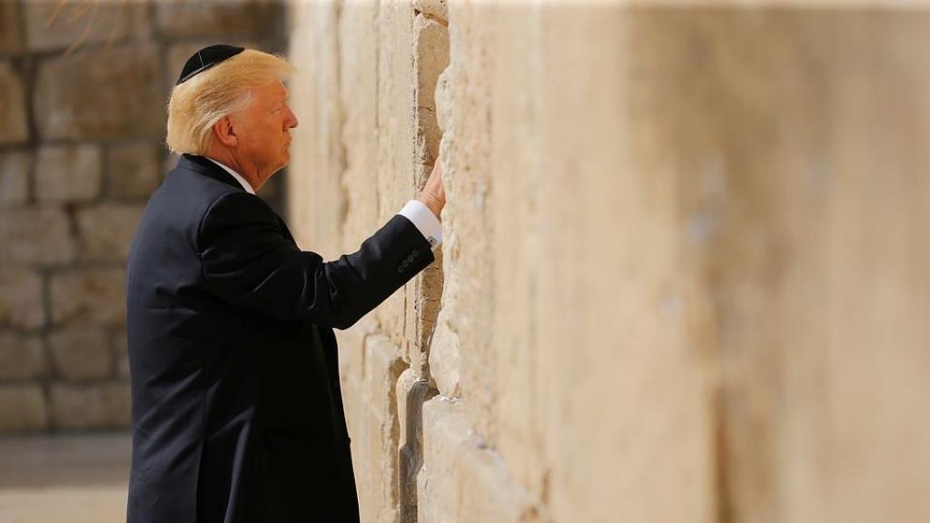 Президент у стены плача