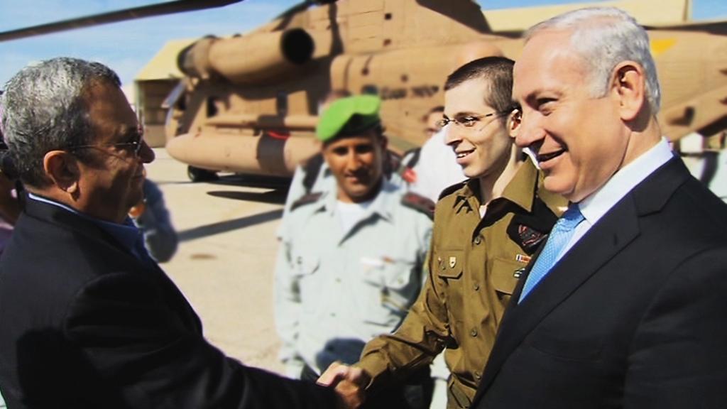 Sotamies Gilad Shalitin kotiinpaluun hinta